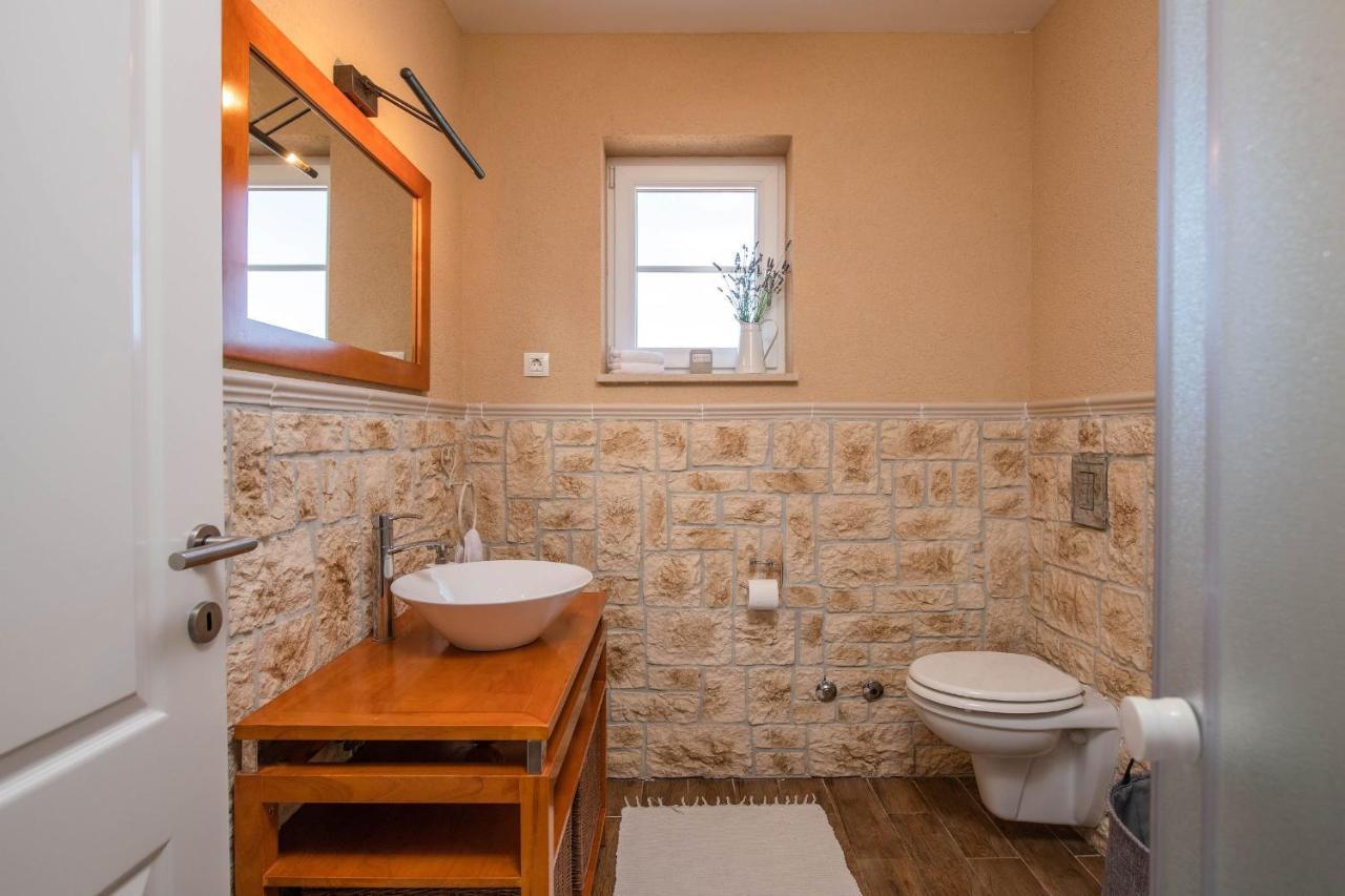 Villa Ari 8+2 Krnica