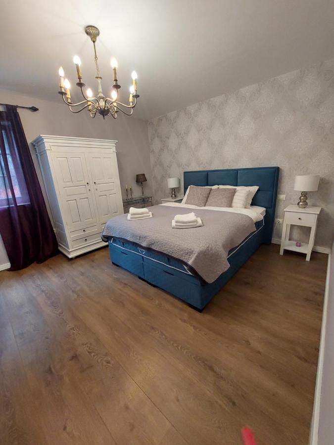 Ari 8+2 Villa Krnica