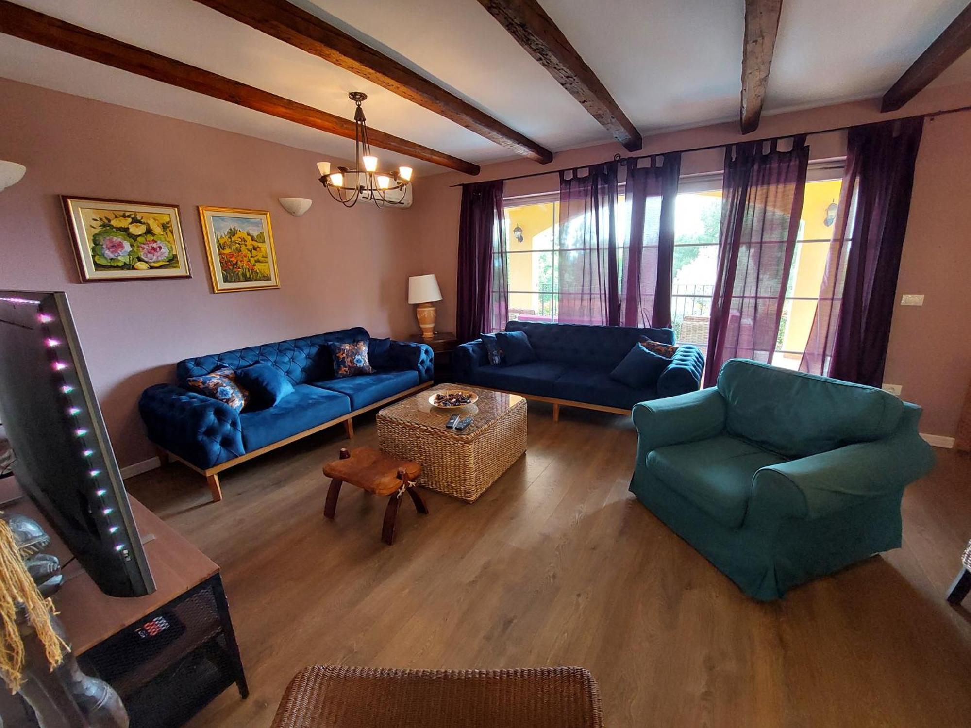 Villa Ari 8+2 *