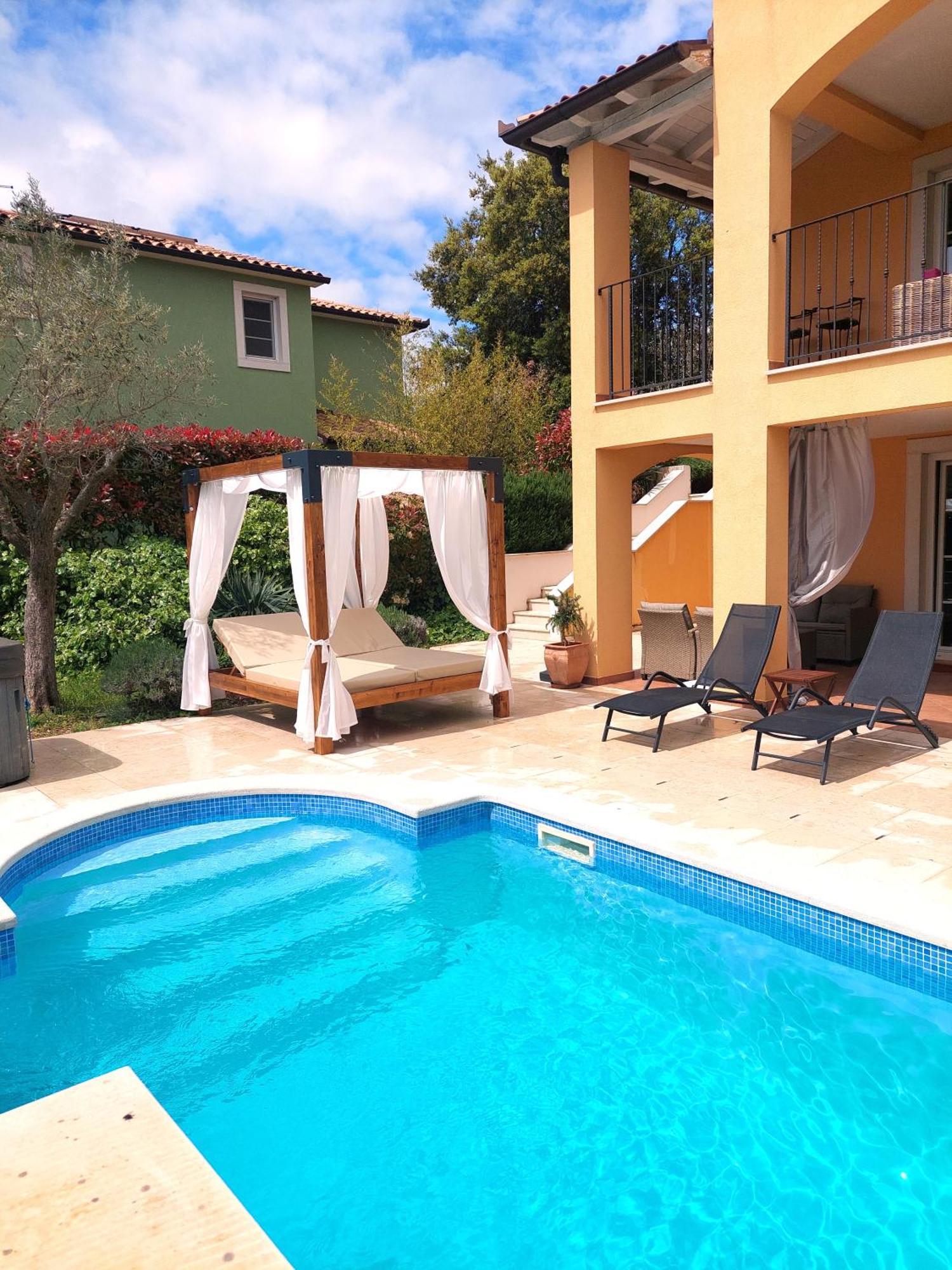 Villa Ari 8+2 Krnica