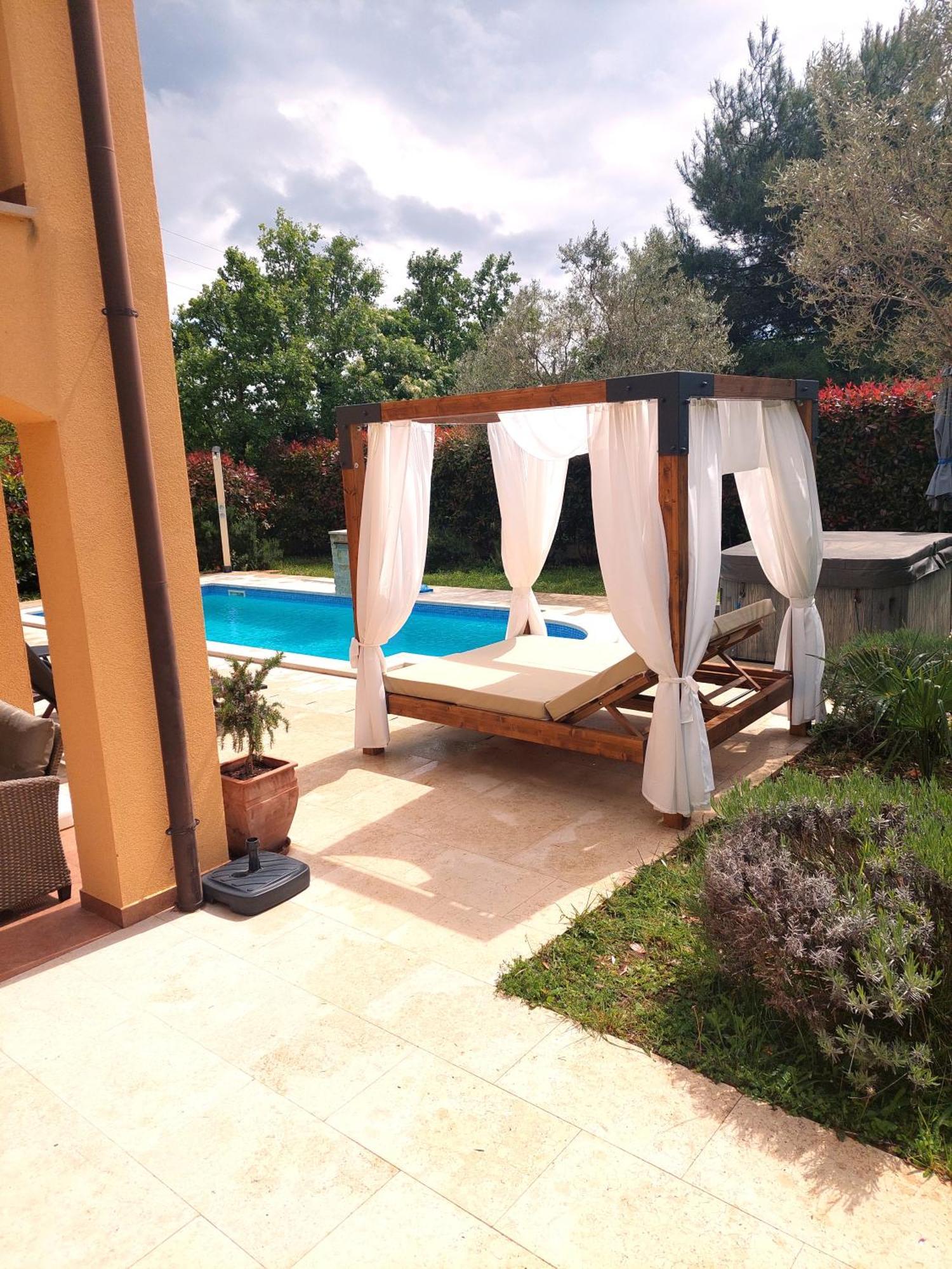 Villa Ari 8+2 *