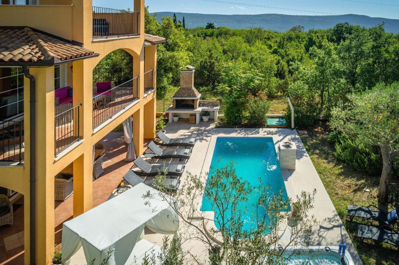 Villa Ari 8+2 Krnica
